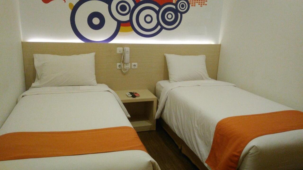 Green Red Hotel Syariah Jombang Luaran gambar